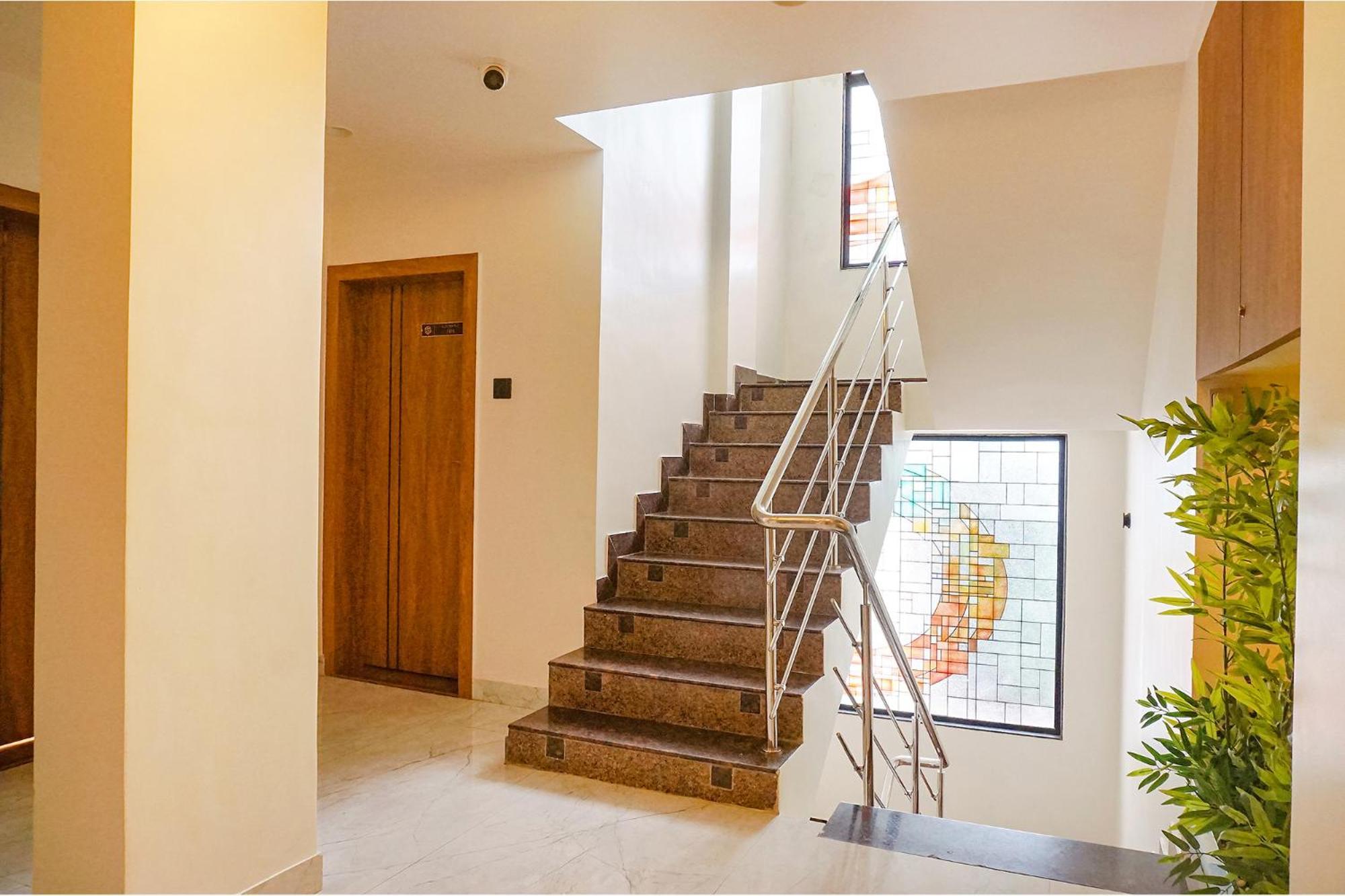Fabhotel Prime Shourya Residency - Nr Maharshi Karve Museum 浦那 外观 照片